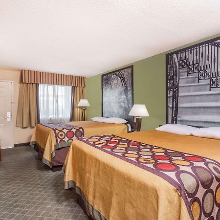 Super 8 By Wyndham Macon West Motel Bagian luar foto
